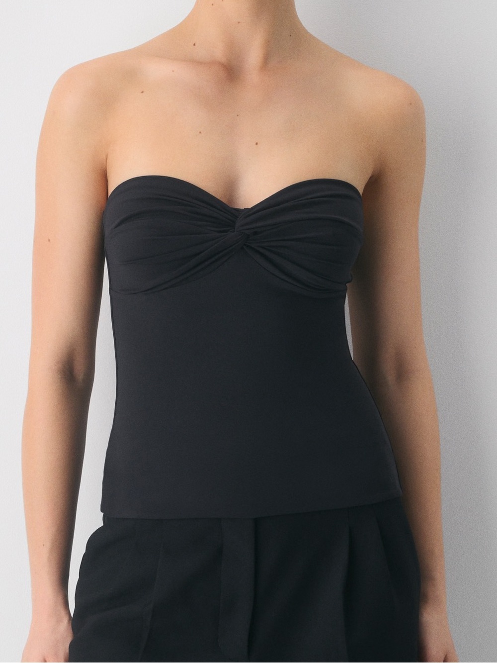 Aritzia Original Contour Hypnotic Tube Top Black - Small🖤